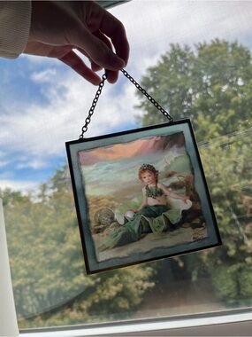 VTG 1990s Enesco Via Vermont Lisa Jane Art Stained Glass Light Catcher /Ornament